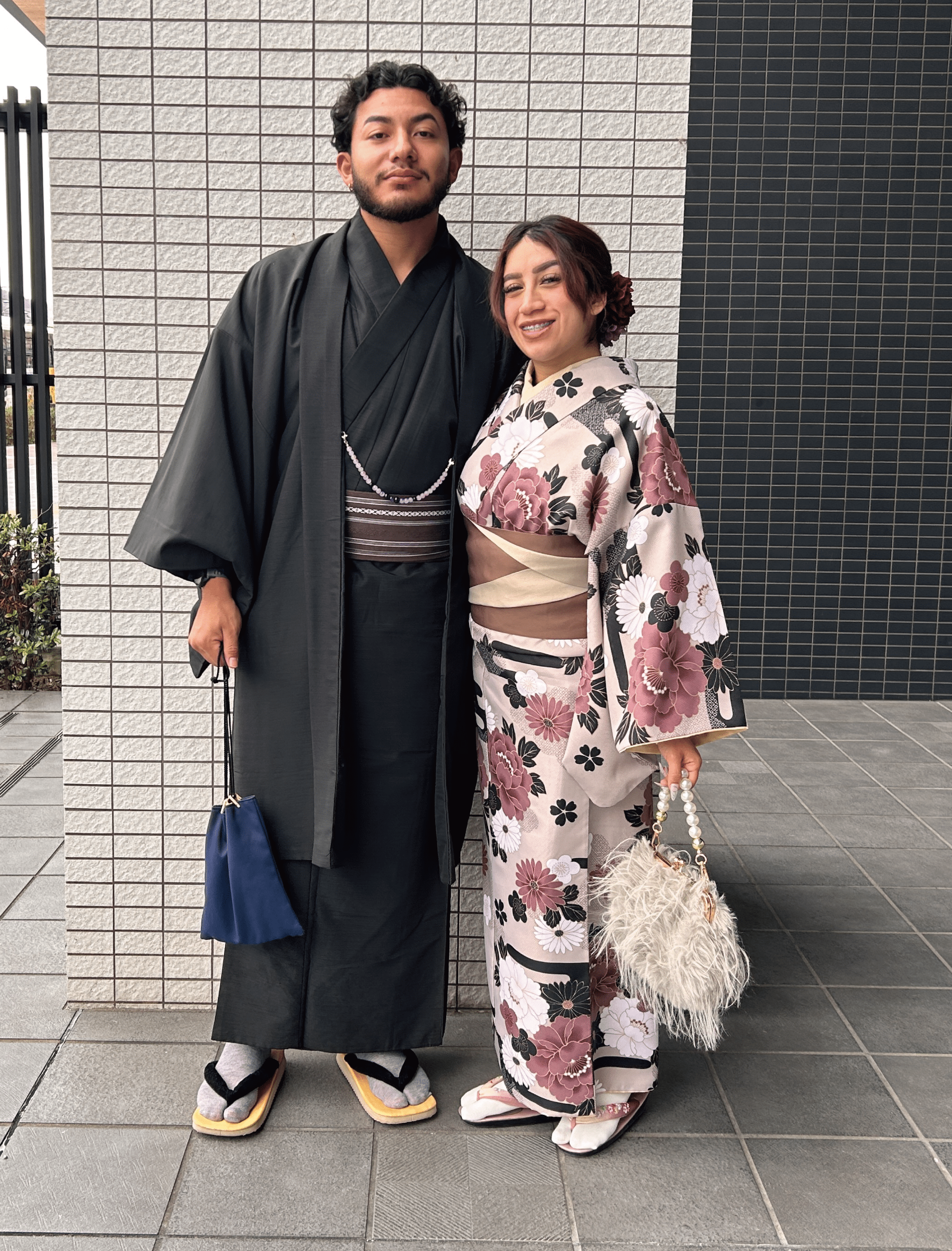 海外からお越しのカップルがレンタル着物雅へ。